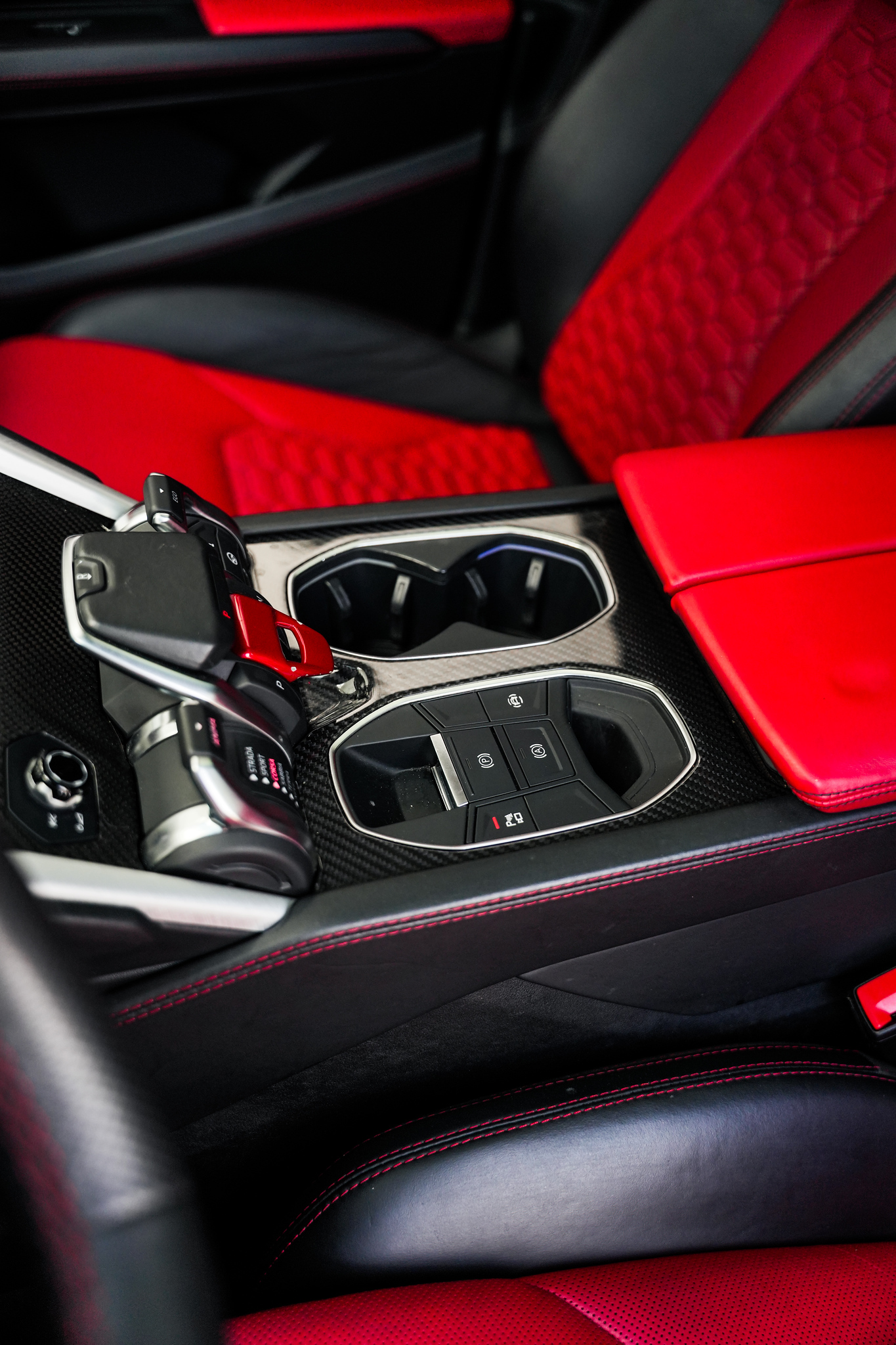 Lamborghini Urus Black - Image 3