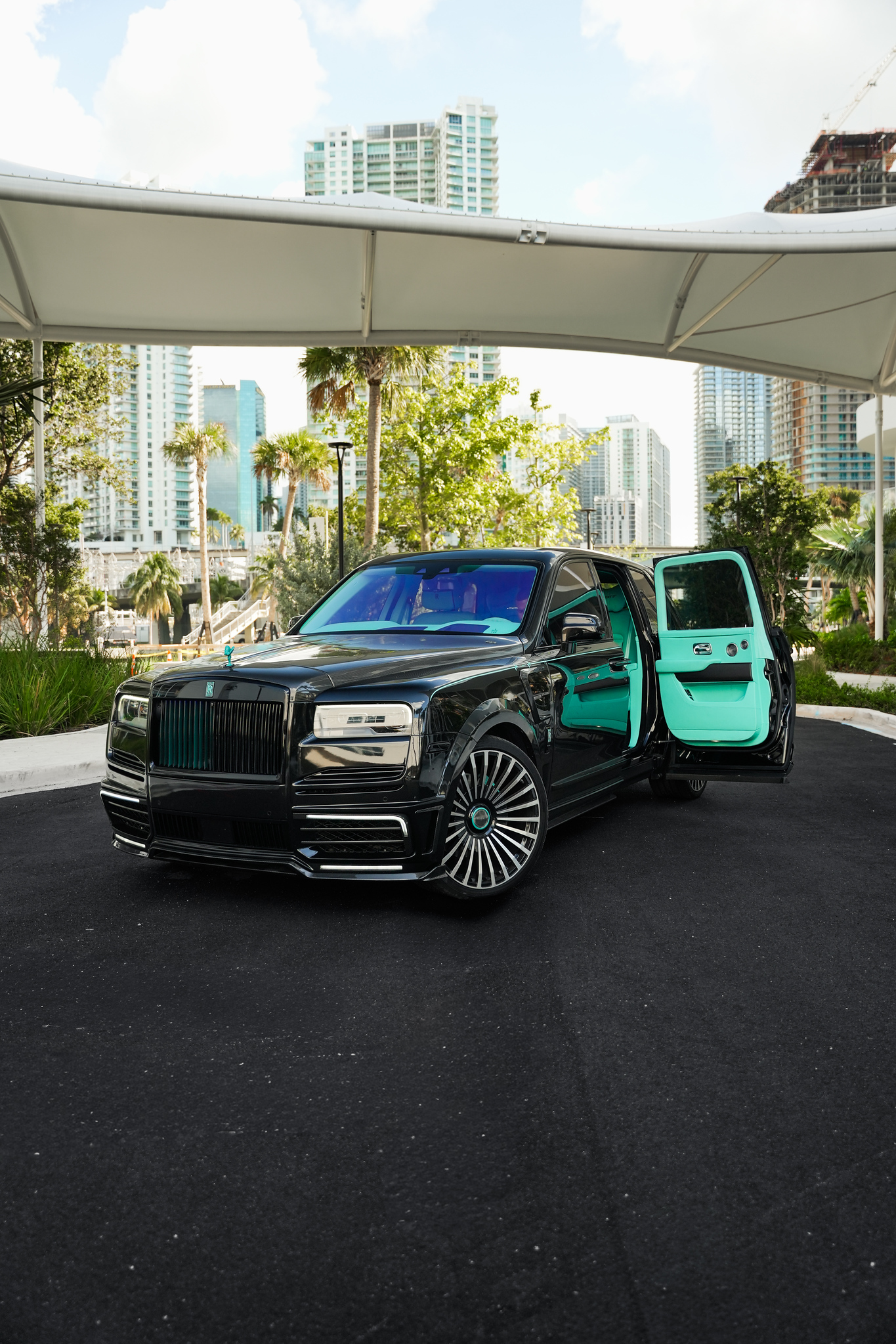 Rolls Royce Cullinan Mansory Black - Image 1