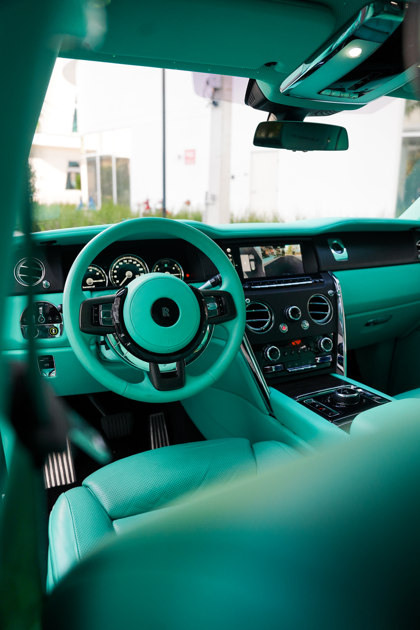 Rolls Royce Cullinan Mansory Black - Image 3